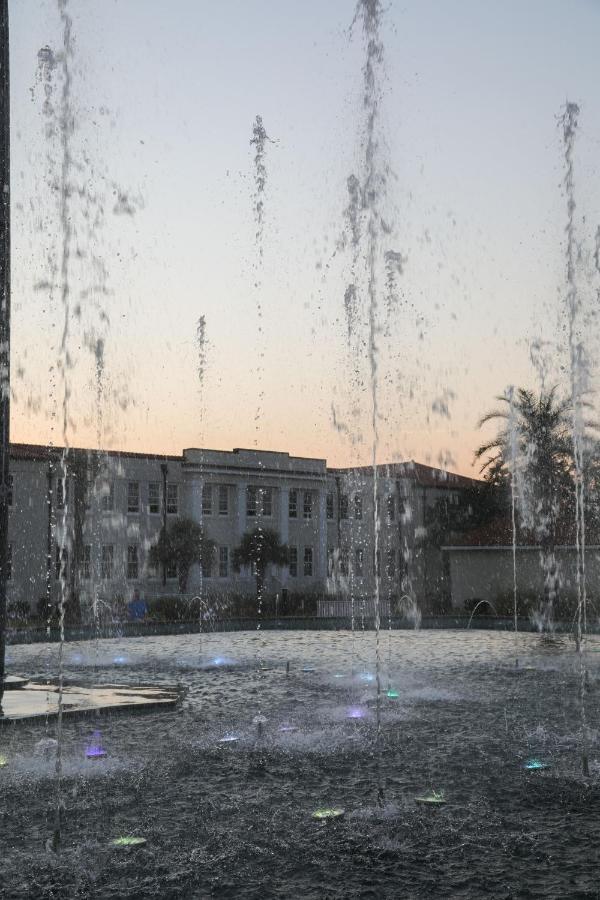Centennial Plaza 3* Gulfport