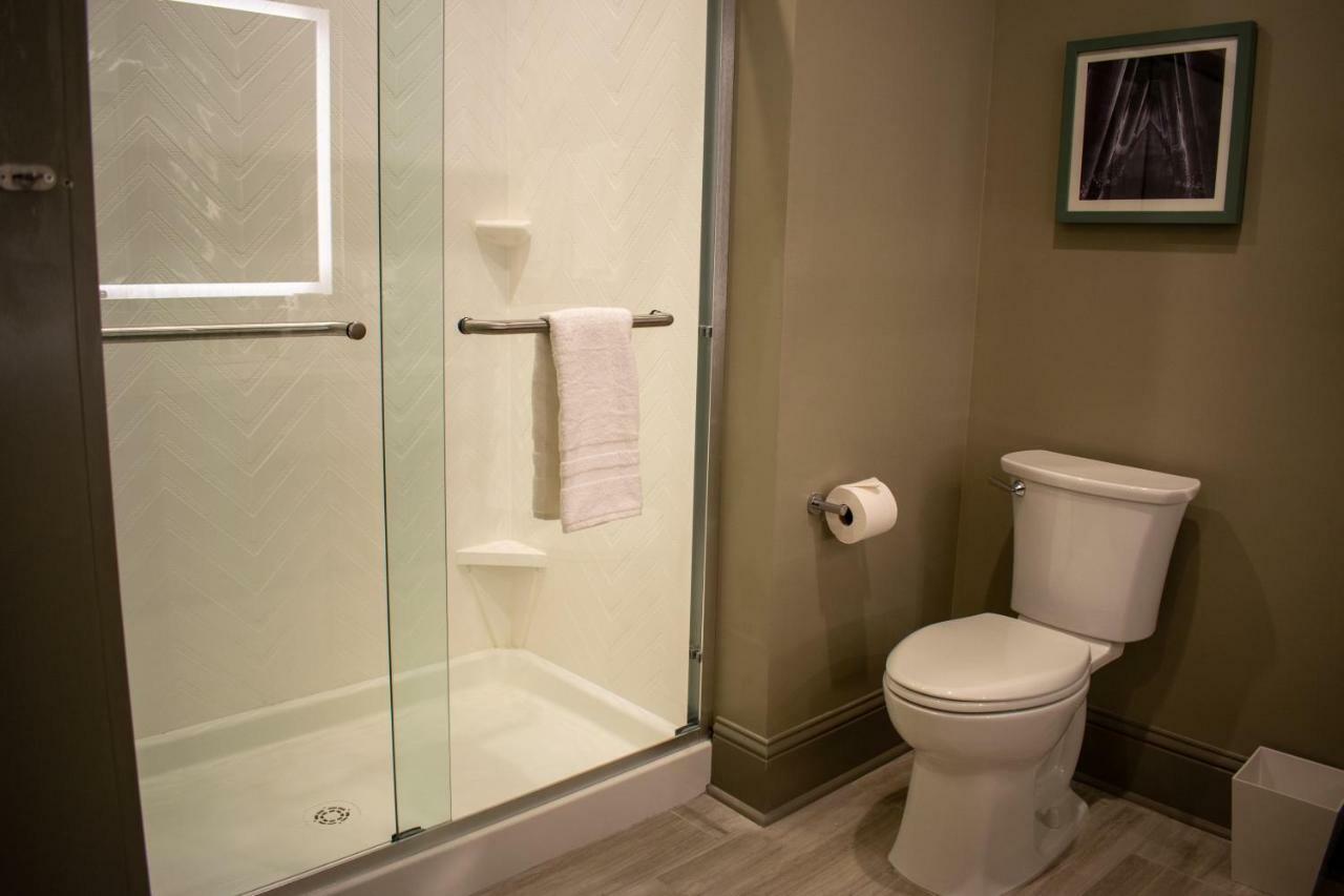 Centennial Plaza Hotel 3*