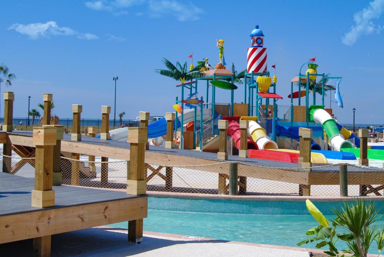 Centennial Plaza 3*