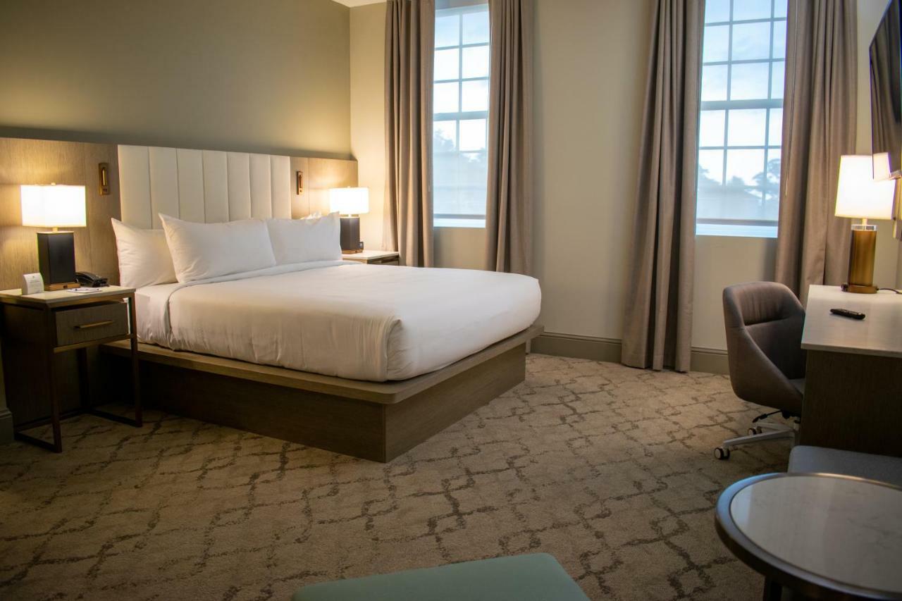 Hotel Centennial Plaza Gulfport